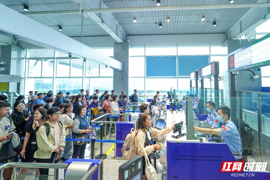 6.4 现场20万人次-00616.jpg 6.4 现场20万人次-00616.jpg